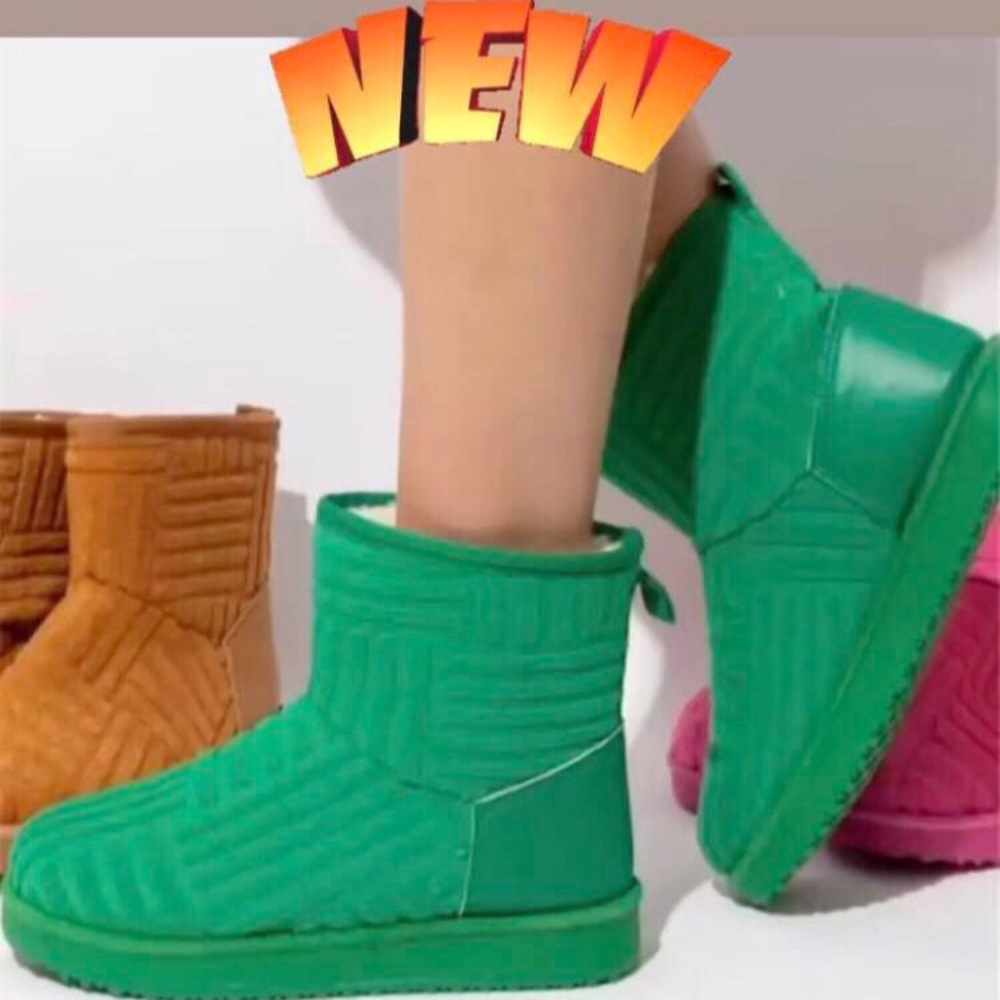 Women fall/winter boot by TasteofOllie 🥶